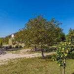 Дом отдыха House Trsja