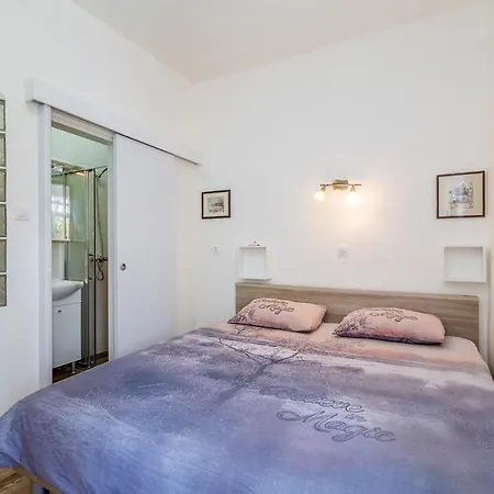 House Trsja Linardici